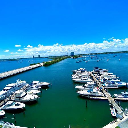 Premium Modern Waterfront Apartment With Miami Skyline View On The Bay 5 Mins Drive To Miami Beach With Free Parking ภายนอก รูปภาพ